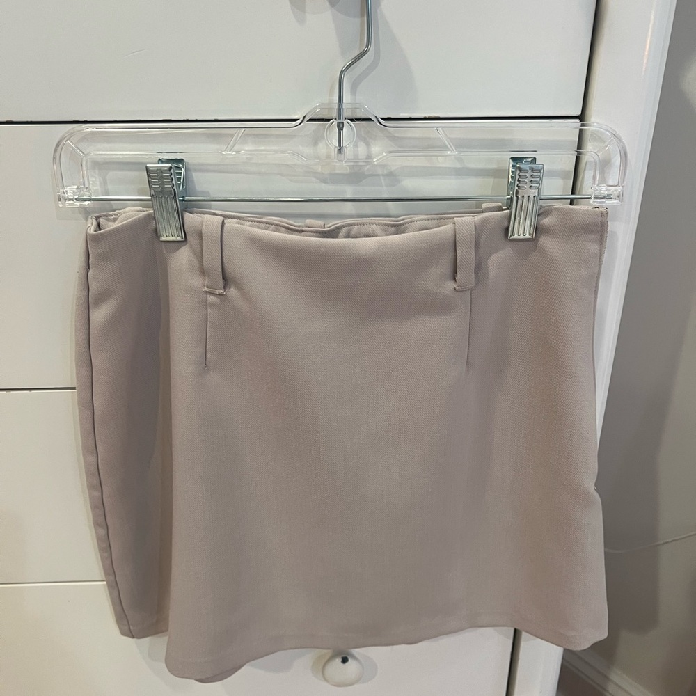 Abercrombie & Fitch Cream Mini Skort